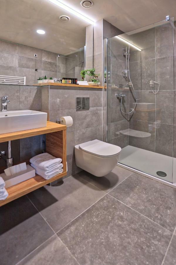 Hotel Olea Novalja Kültér fotó