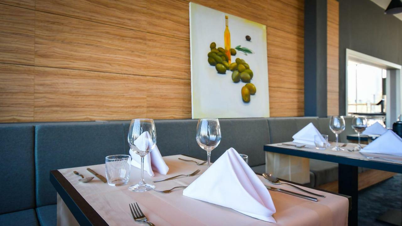 Hotel Olea Novalja Kültér fotó